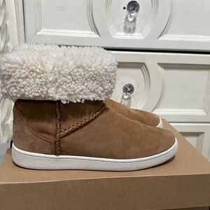 Ugg Cozy Brown Women’s Mika Classic Sneaker US 8